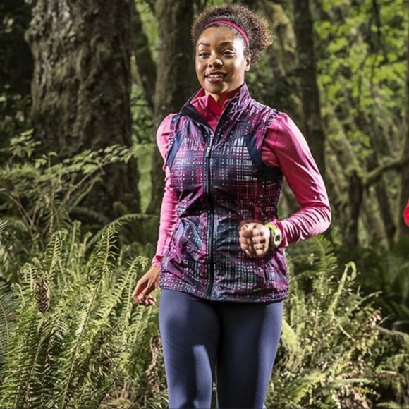 Brooks Running Shelter Technology Vest  XS - Picture 2 of 14